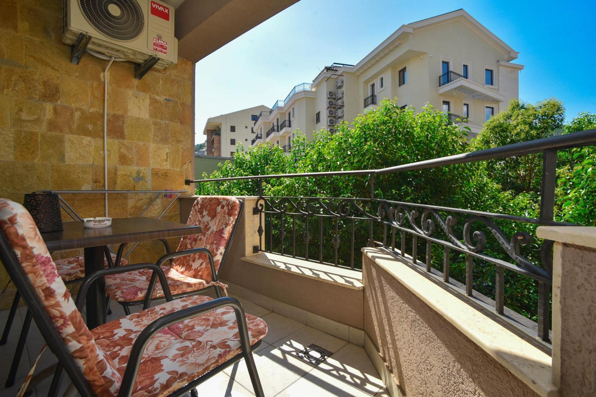 Apartment Golden Lavender Budva Eksteriør bilde